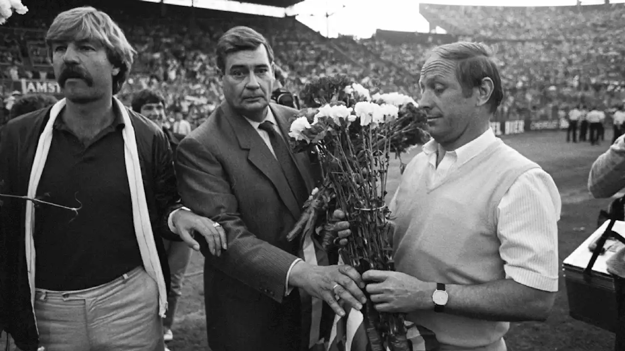 Oud-trainer Ajax en PSV Kurt Linder op 89-jarige leeftijd overleden