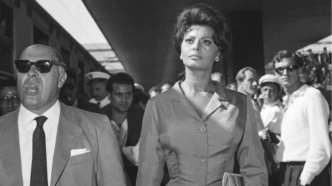 Avreste mai immaginato di incontrare Sophia Loren a Roma Termini?