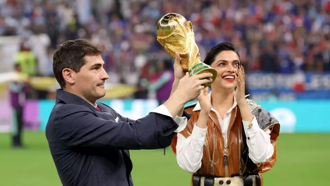 En Louis Vuitton, Deepika Padukone est la star de la Coupe du monde 2022