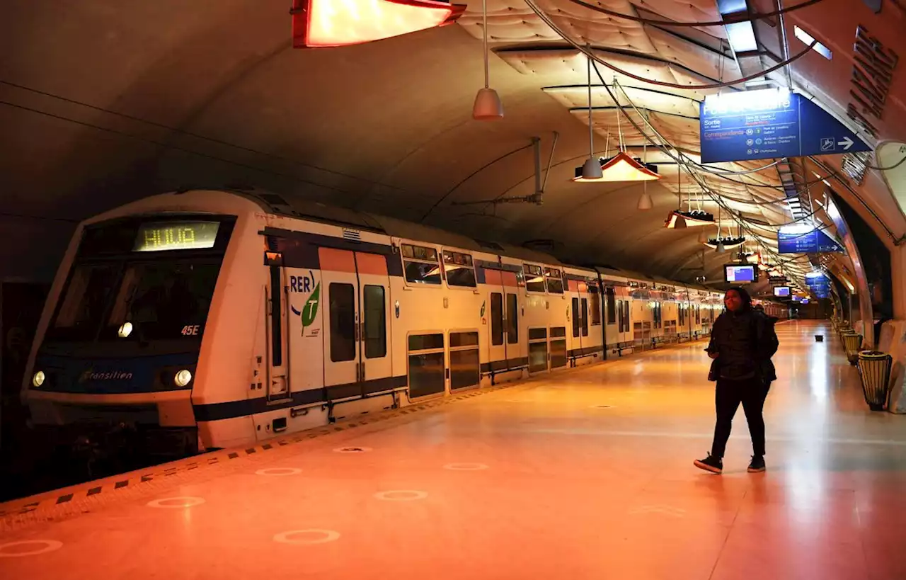 La RATP se pare des couleurs de Noël