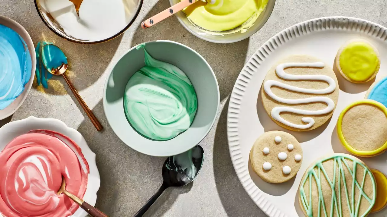 Easy Sugar Cookie Icing