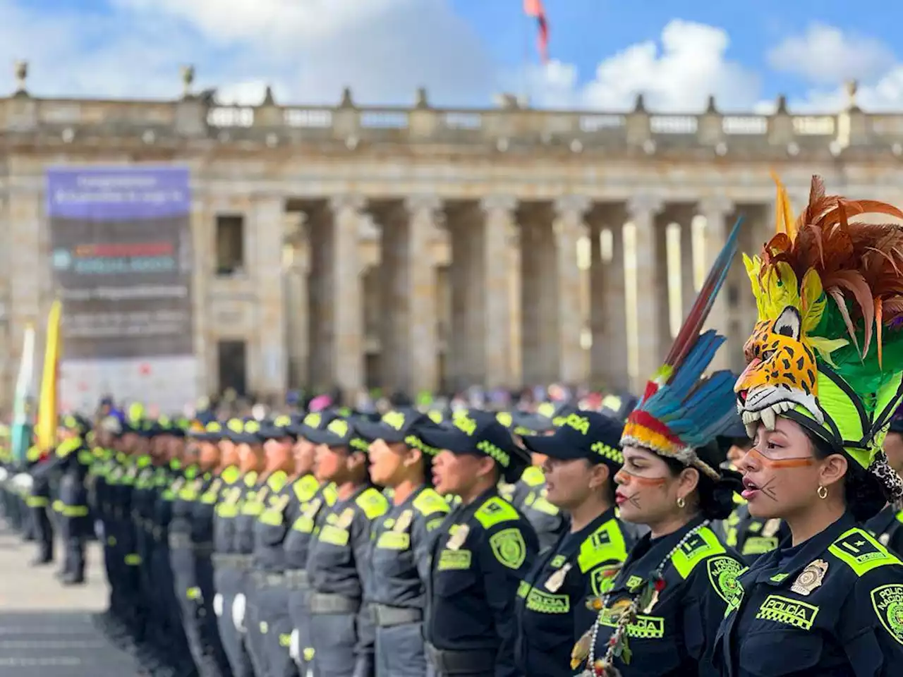 Cerca de 1.400 policías llegan a Bogotá para reforzar la seguridad