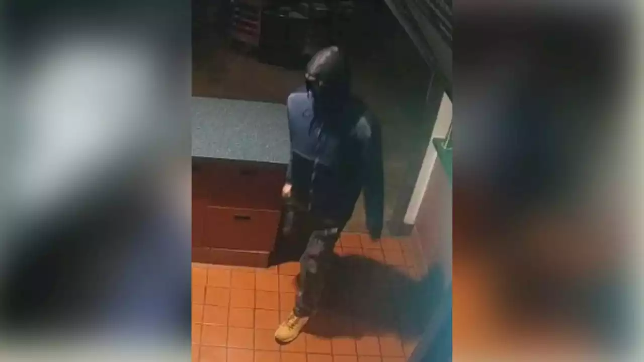 Cleveland police: Have you seen this Wingstop robber?