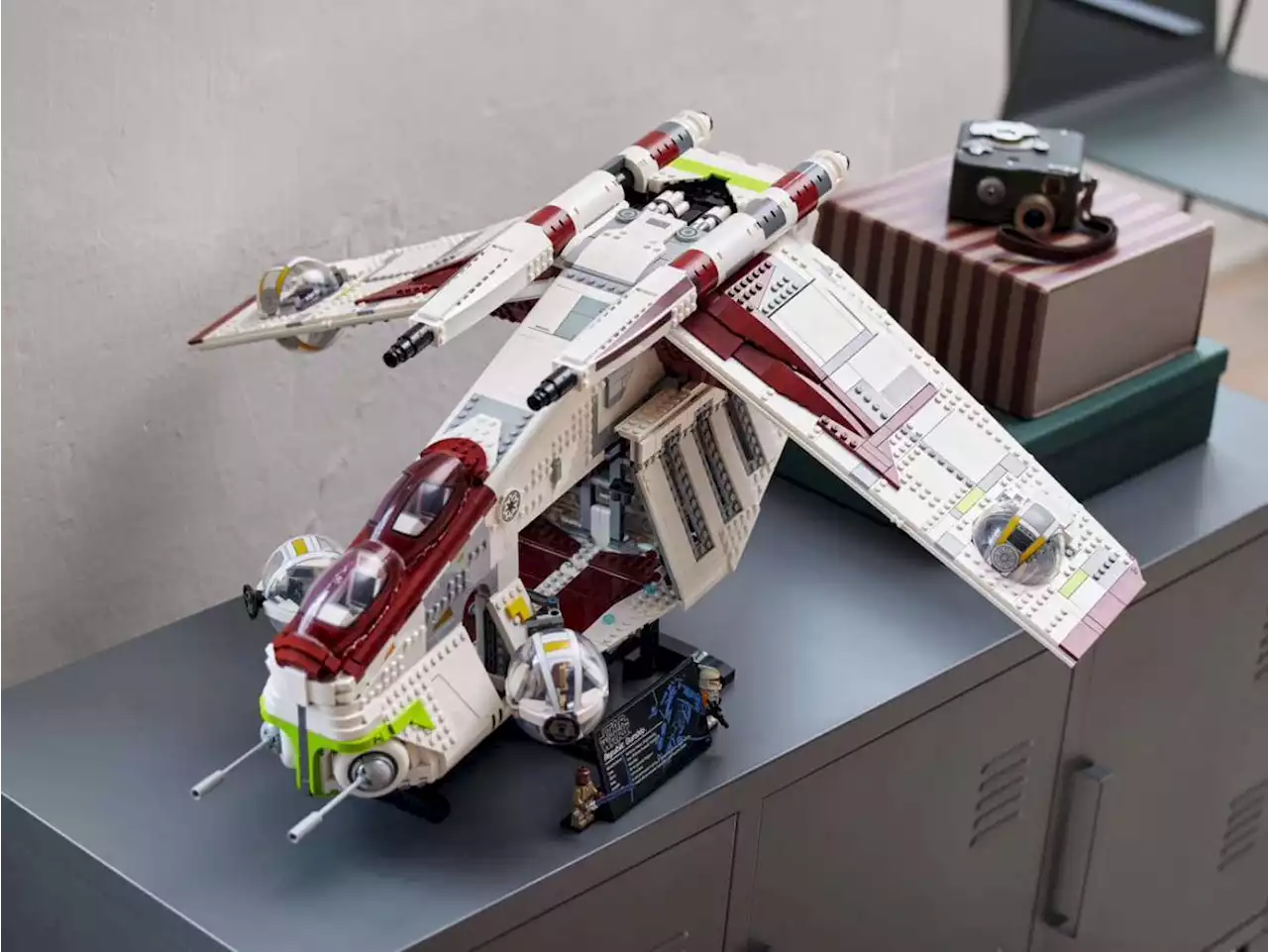 Huge LEGO Star Wars 75309 UCS Republic Gunship Set Is On Sale