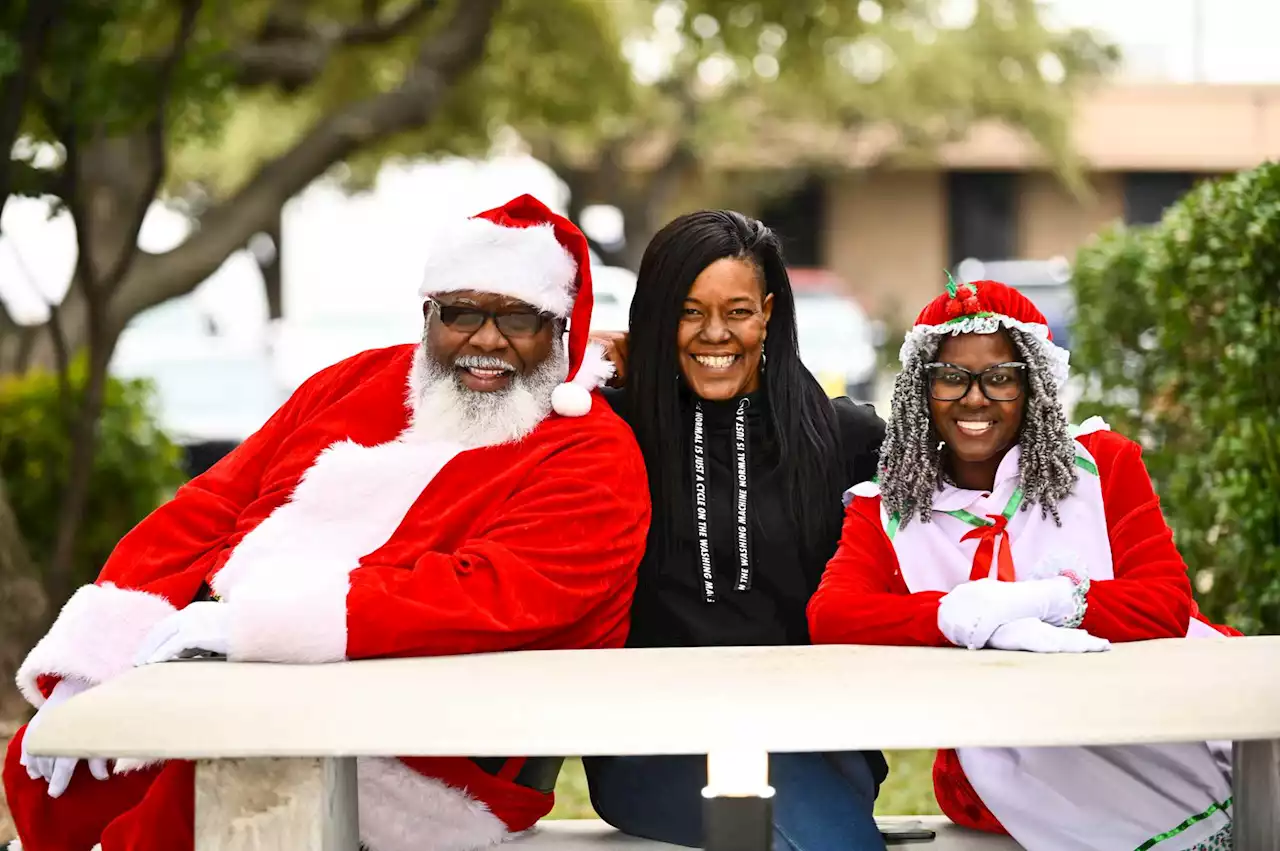 Black Santa, Mrs. Claus featured at Christmas Expo and fundraiser at Freeman Coliseum