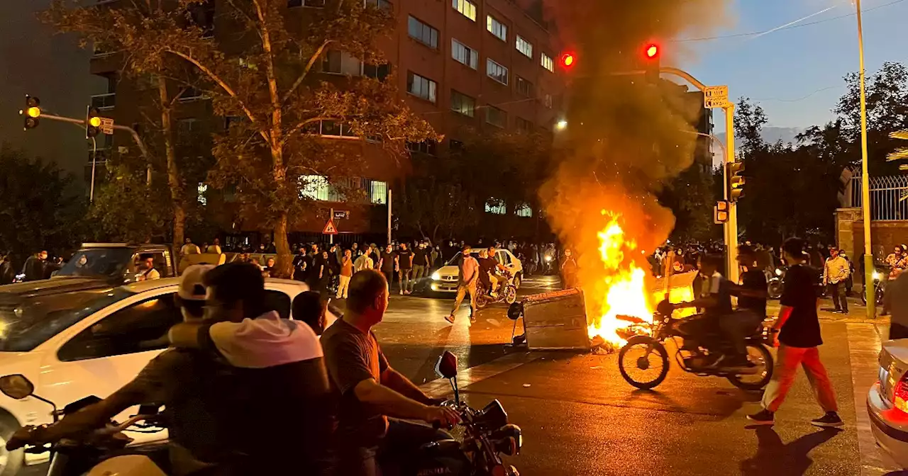 Iran, condannata a morte un'allenatrice di pallavolo che partecipò alle proteste