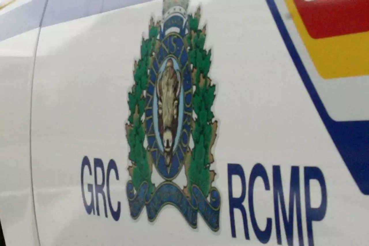 Mountie shoots armed man on First Nation, suspect in life-threatening condition