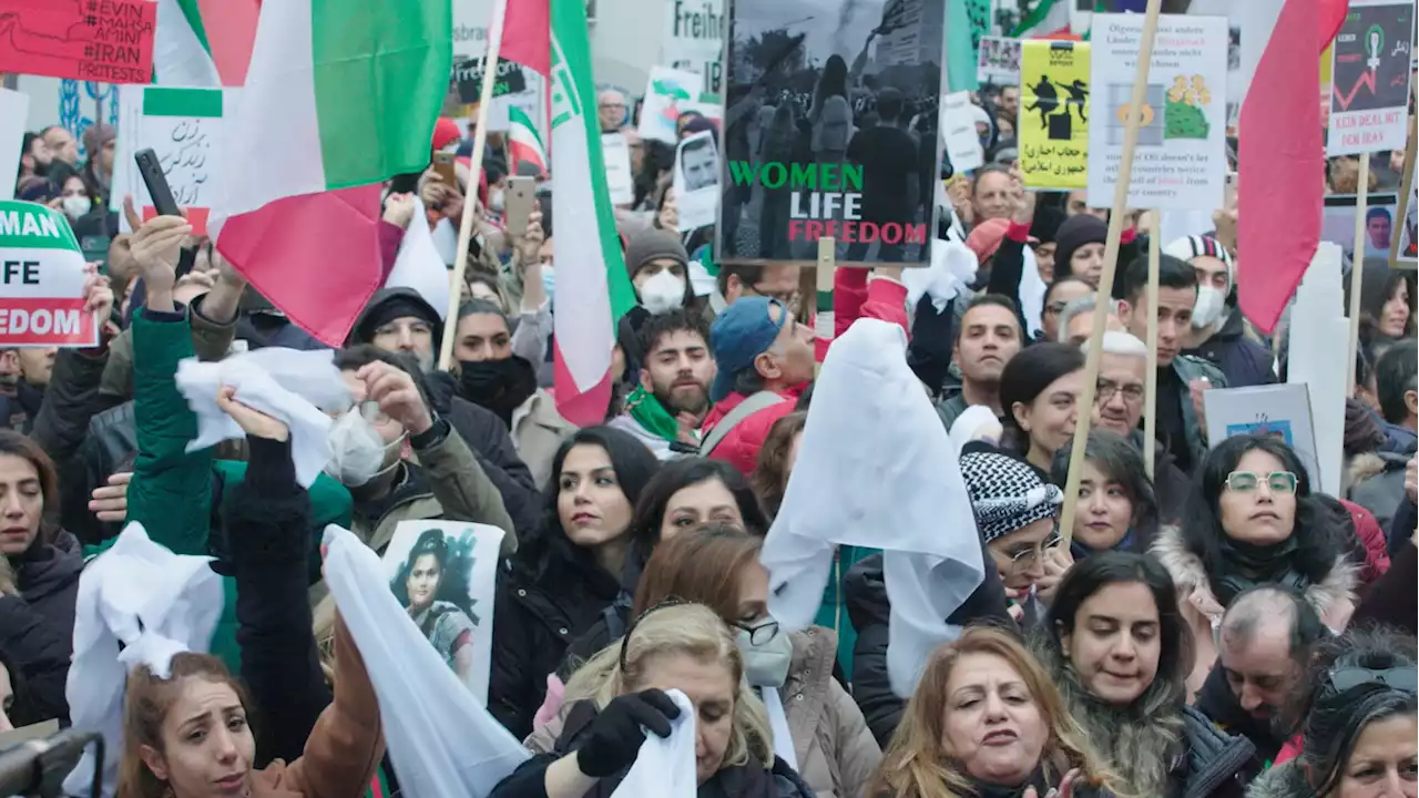 WM-Stadion als Proteststätte: Mit dieser trojanischen Guerilla-Aktion verschafft TBWA iranischen Frauen Gehör