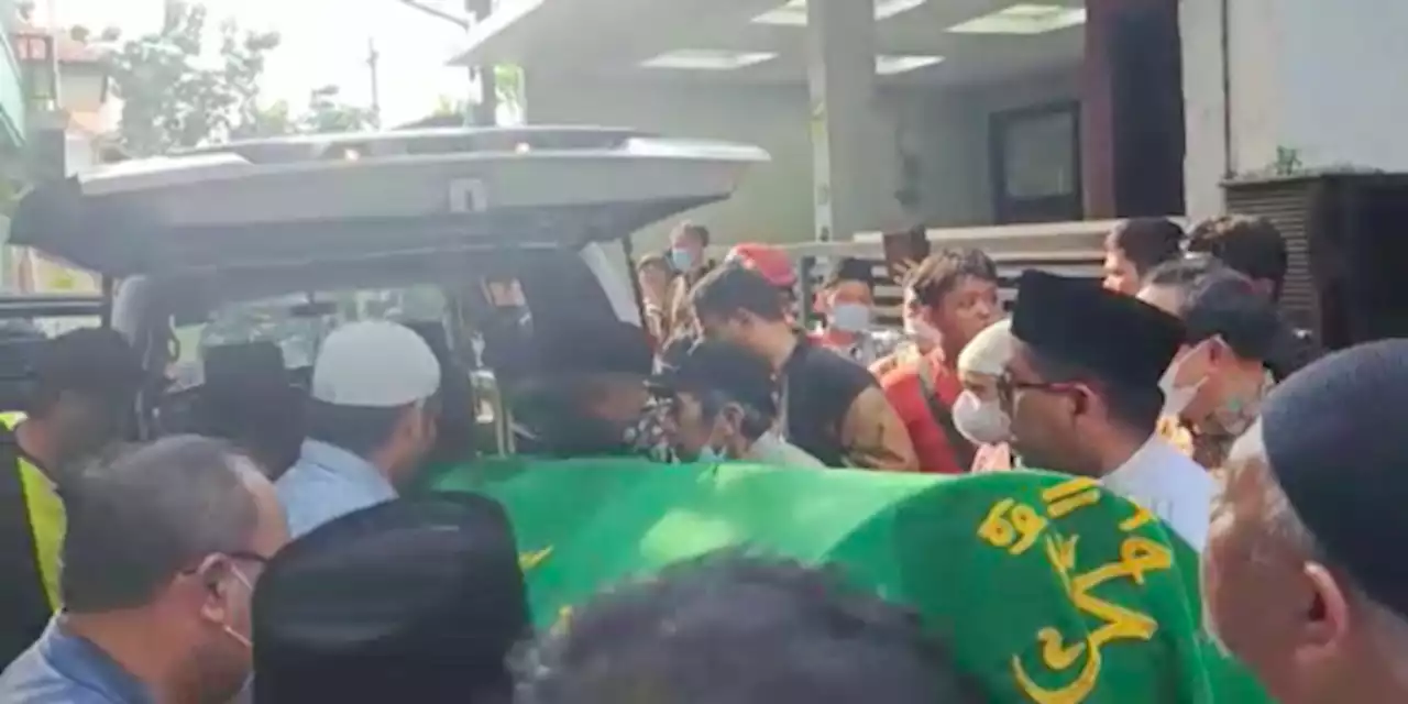 Ferry Mursyidan Baldan Dimakamkan di TPU Karet Bivak | merdeka.com