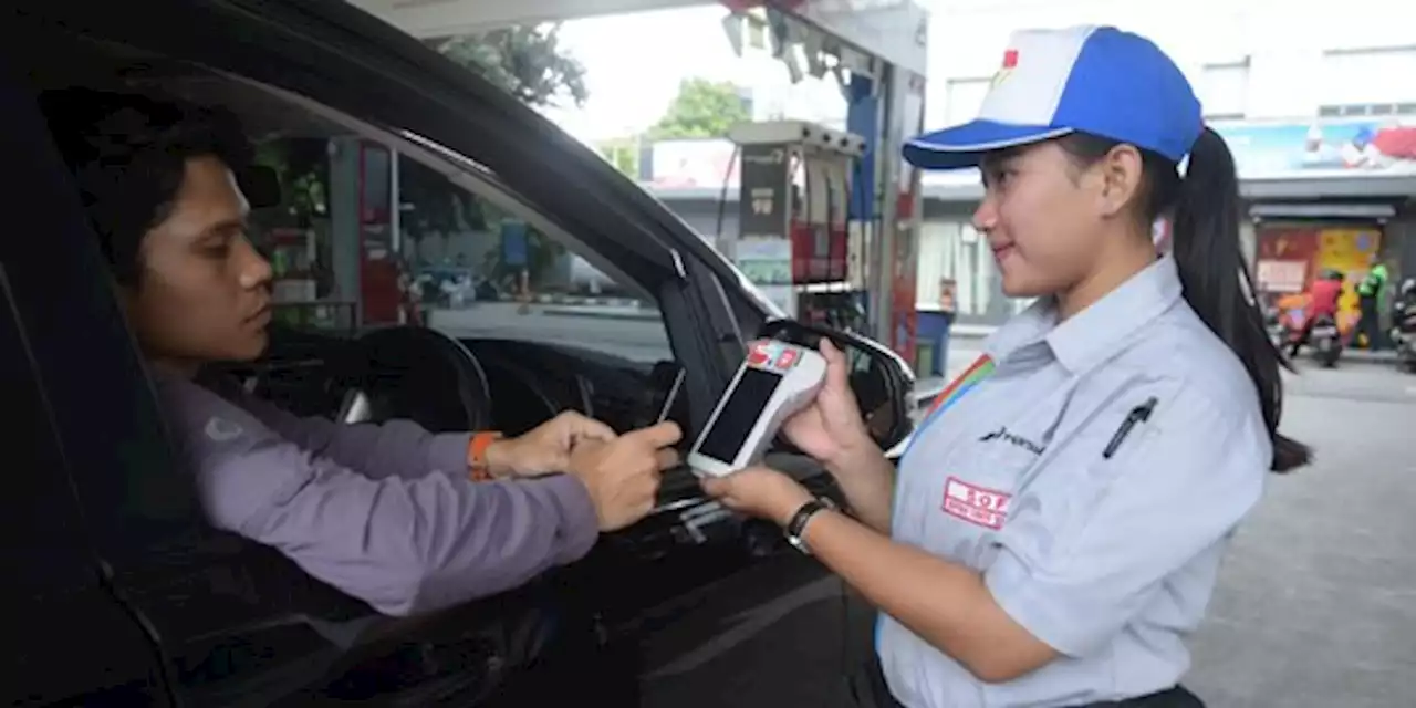 Pertamina Uji Coba Beli Solar Subsidi Pakai QR Code MyPertamina Mulai 1 Desember 2022 | merdeka.com