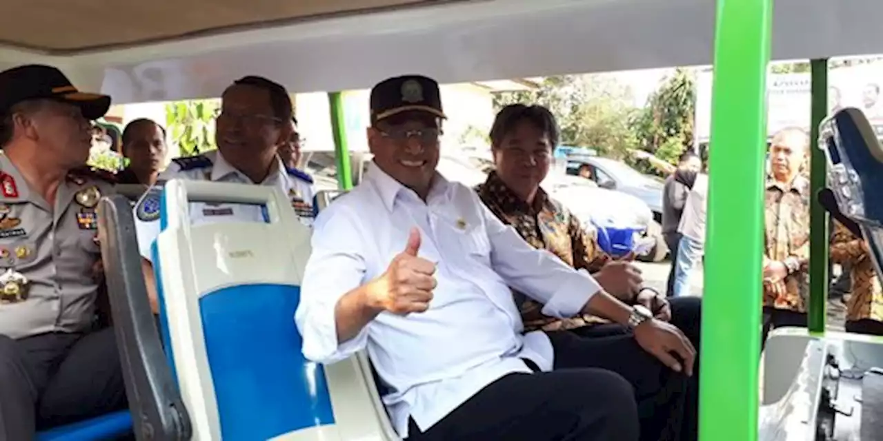 Uji Coba KA Makassar-Parepare, Menhub Budi: Cita-Cita Presiden Buat Trans Sulawesi | merdeka.com