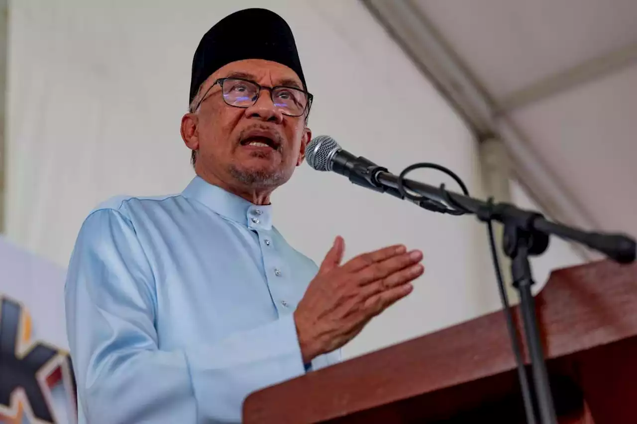 PM10 Anwar Ibrahim umum barisan menteri kabinet - paultan.org