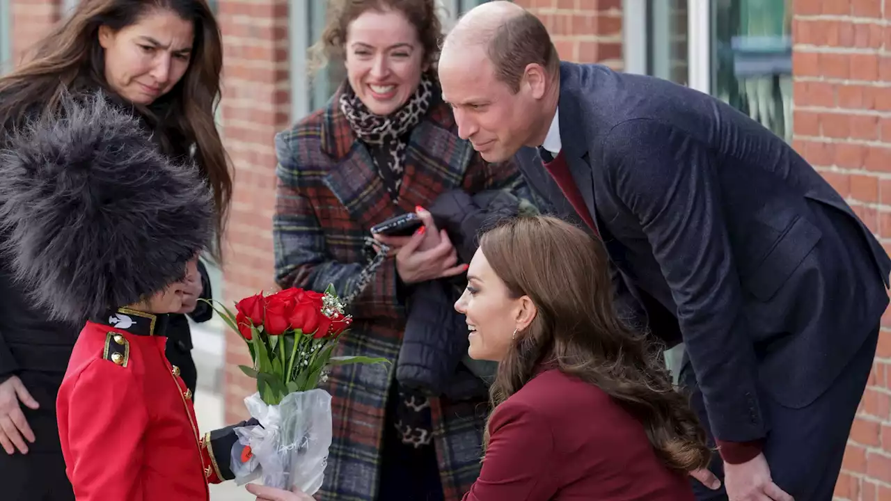 Mini-Gardist: So süß wurden Prinz William und Kate begrüßt