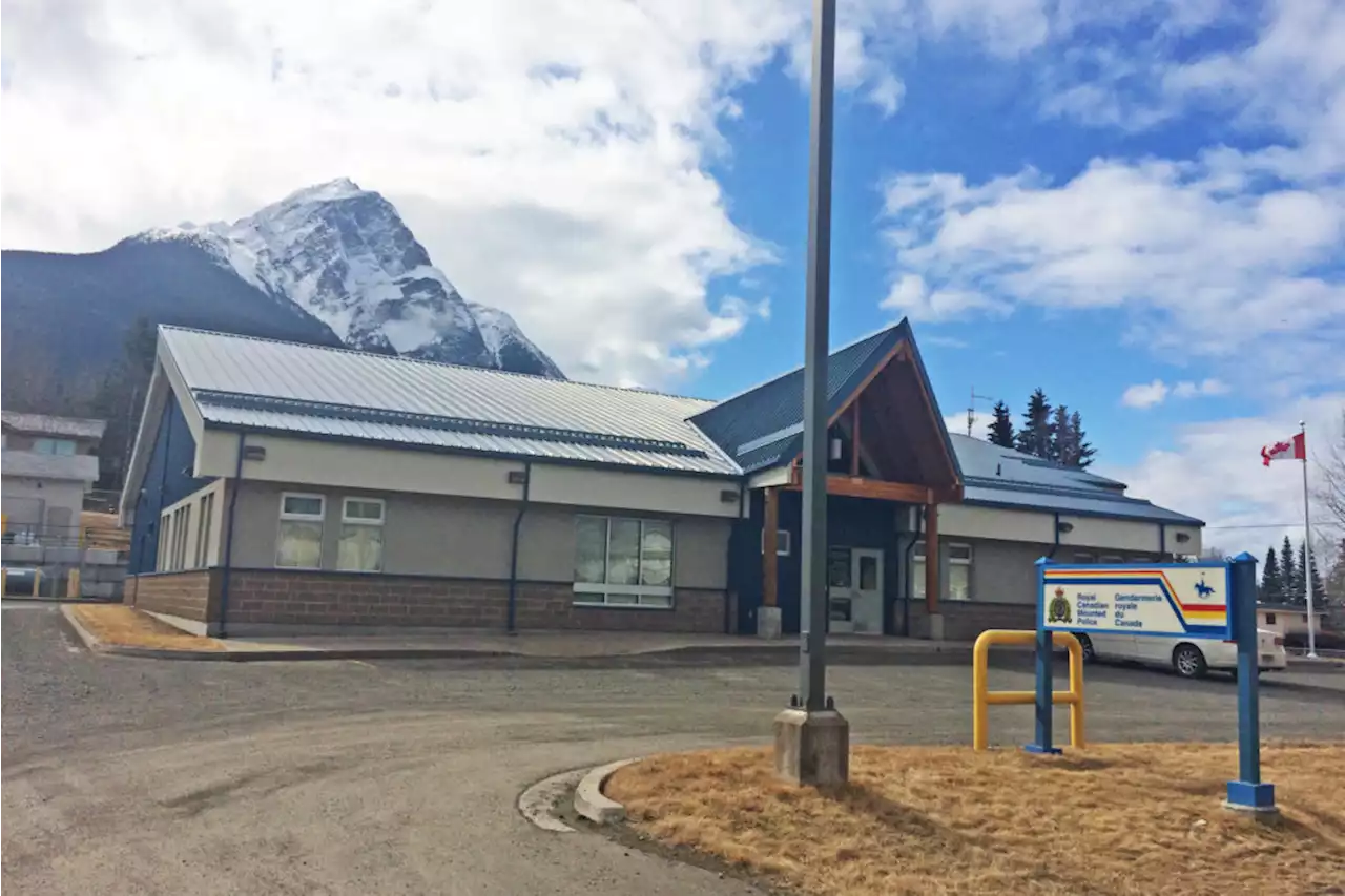 Suspect arrested after fleeing from New Hazelton RCMP - Terrace Standard