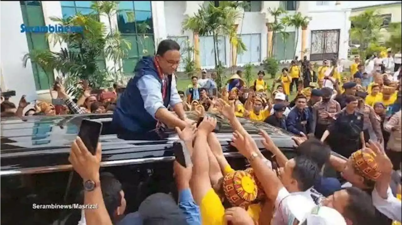 Tiba di Aceh, Anies Baswedan Disambut Ribuan Relawan di Bandara - Tribunnews.com