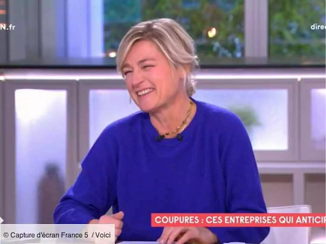 C à vous : cette folle demande d'Anne-Elisabeth Lemoine à l'une des invitées (ZAPTV) - Voici