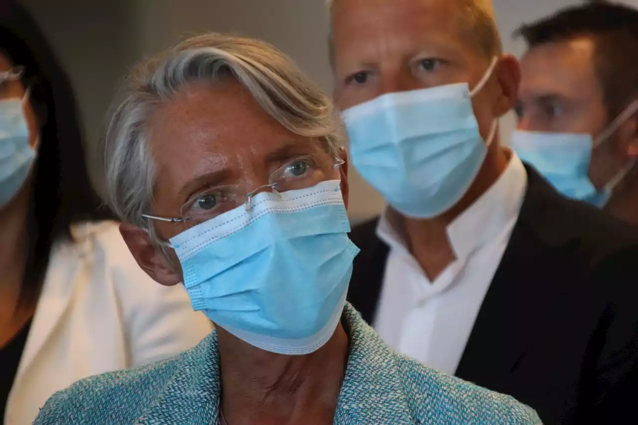 Elisabeth Borne appelle les Français à porter le masque pour 'aider les soignants'