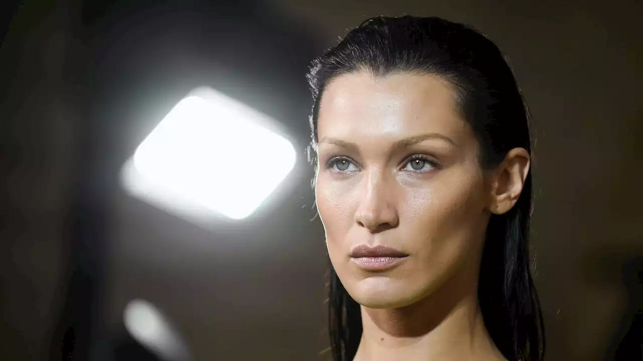 Bella Hadid Looks So Much Like Gigi With Her New Honey-Blonde Hair Color