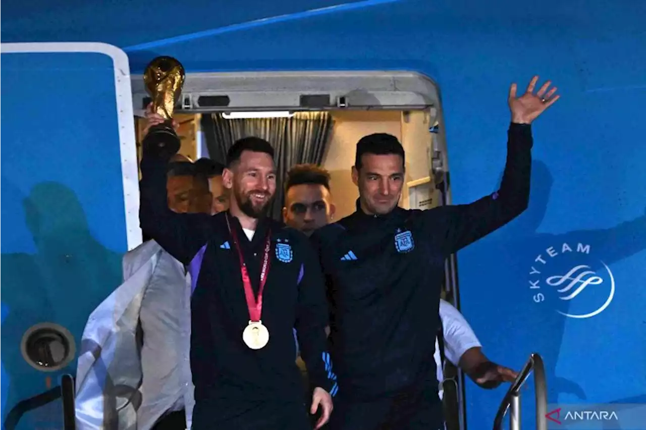 Lionel Messi dan timnas Argentina tiba di Buenos Aires