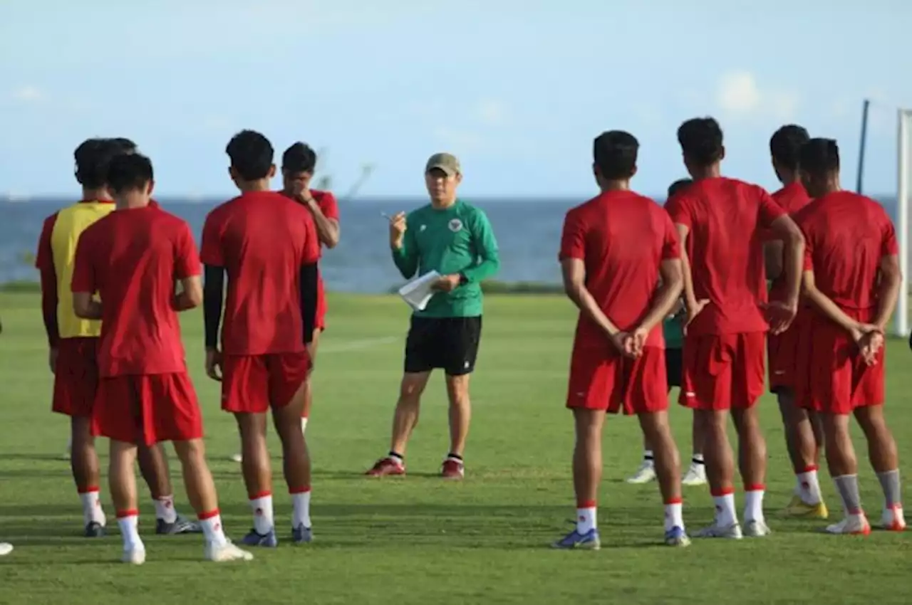 Jelang Piala AFF 2022, Shin Tae-yong Blak-blakan Ungkap Kekurangan Indonesia - bolastylo.bolasport.com