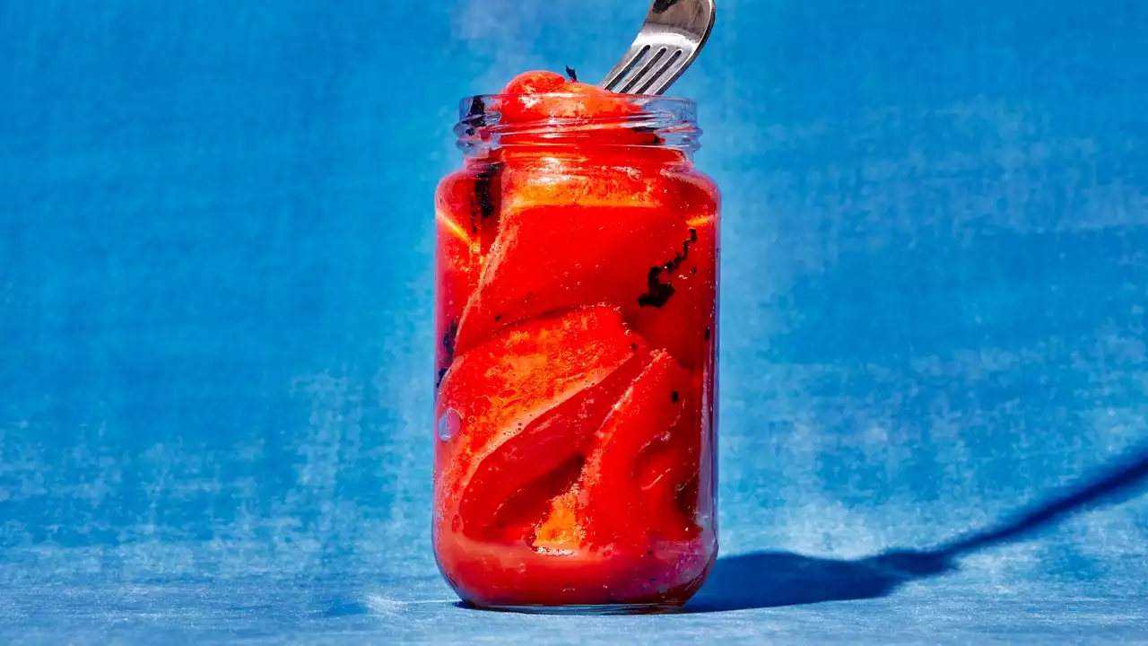 Jarred Red Peppers Are the Holy Trifecta of Speedy, Smoky, and Sweet