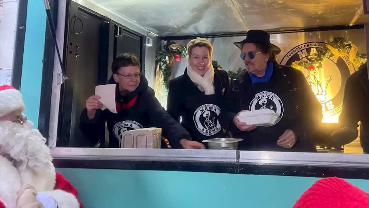 Frank Zander serviert in Berlin Herzenswärme für Obdachlose