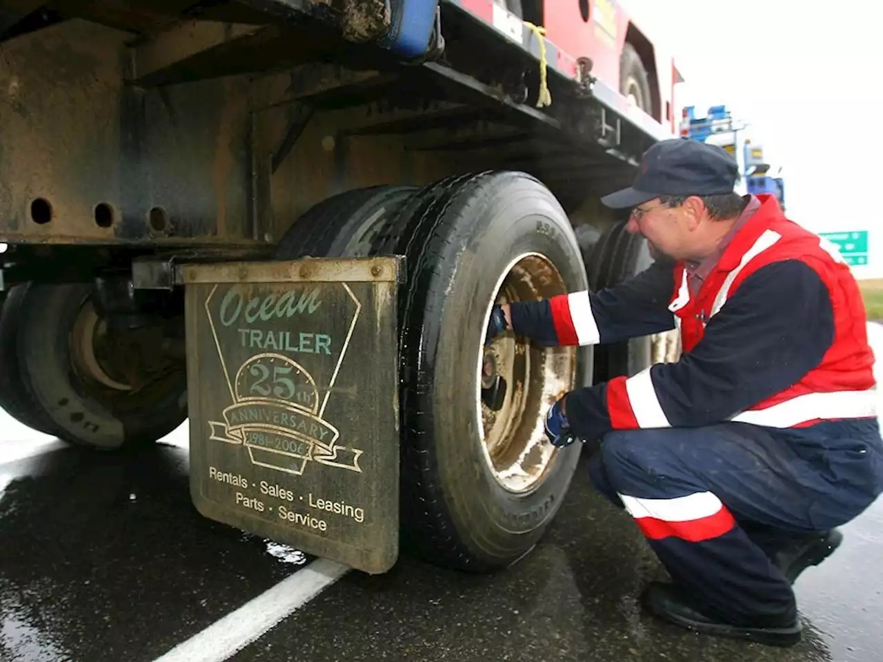 'Horrendous': 80 per cent of trucks inspected in Calgary log major defects