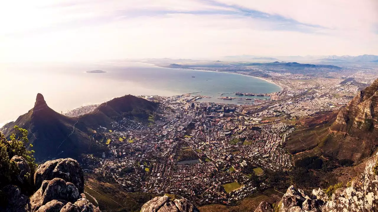 Is this tourist 'guide to Cape Town' accurate from a local perspective?