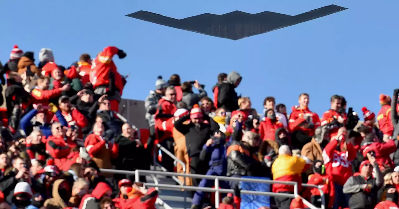 Rose Parade: Air Force temporarily grounds B-2 flyovers