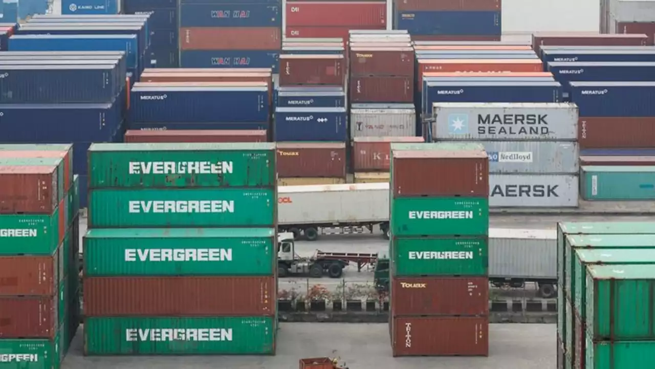 Indonesia 2022 trade surplus to hit record, gap seen shrinking in 2023