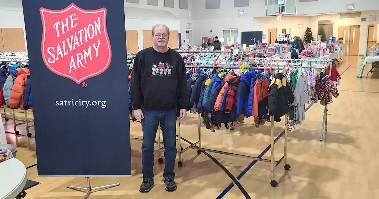 Salvation Army Red Kettle campaign struggling to reach holiday goals in Aurora area: ‘We’re not going to hit the target’