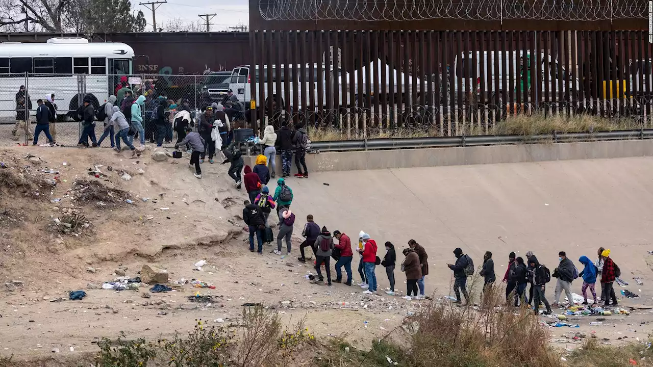 Migrante sobre suspensión temporal del fin del Título 42: 'Se me baja toda mi autoestima'