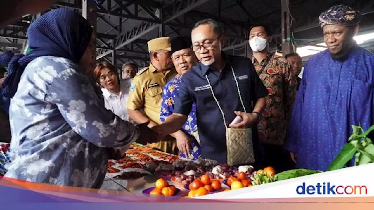 Momen Zulhas Coba Tradisi Barter di Fakfak