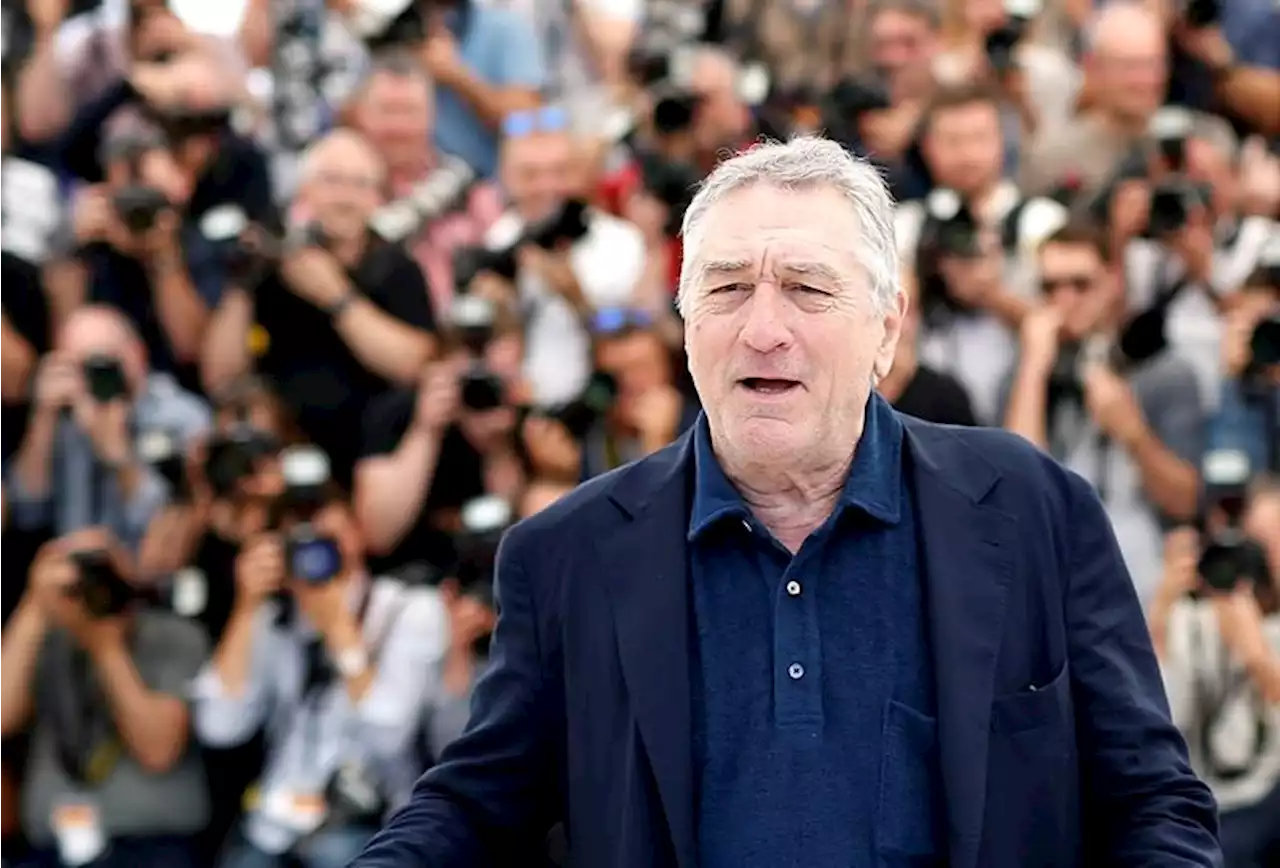 Detienen a mujer por robar regalos de Navidad en casa de Robert De Niro