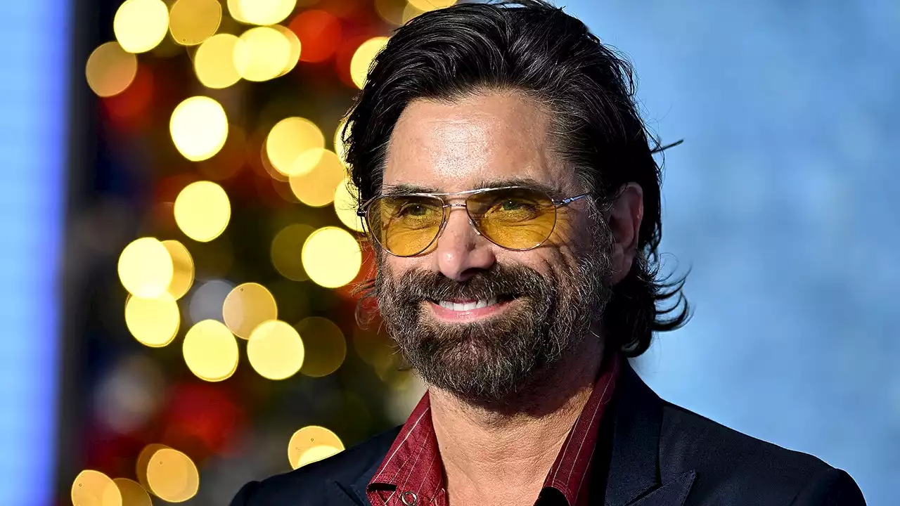 'Full House' star John Stamos talks Christmas plans with son, wife