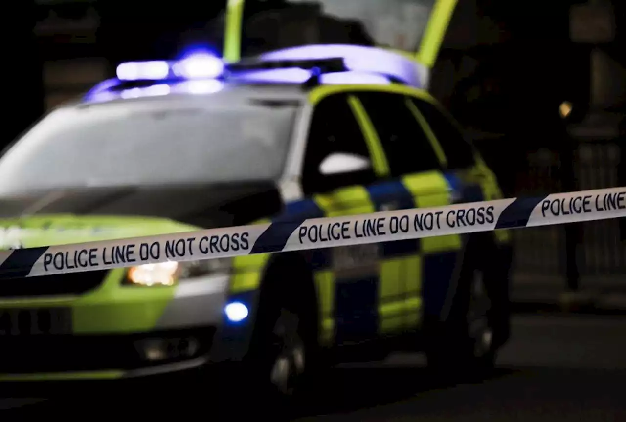 Man dies as police tape off Glasgow street