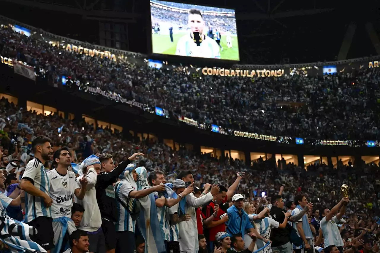 Jogadores argentinos atualizam canção que embalou torcida no Mundial do Catar