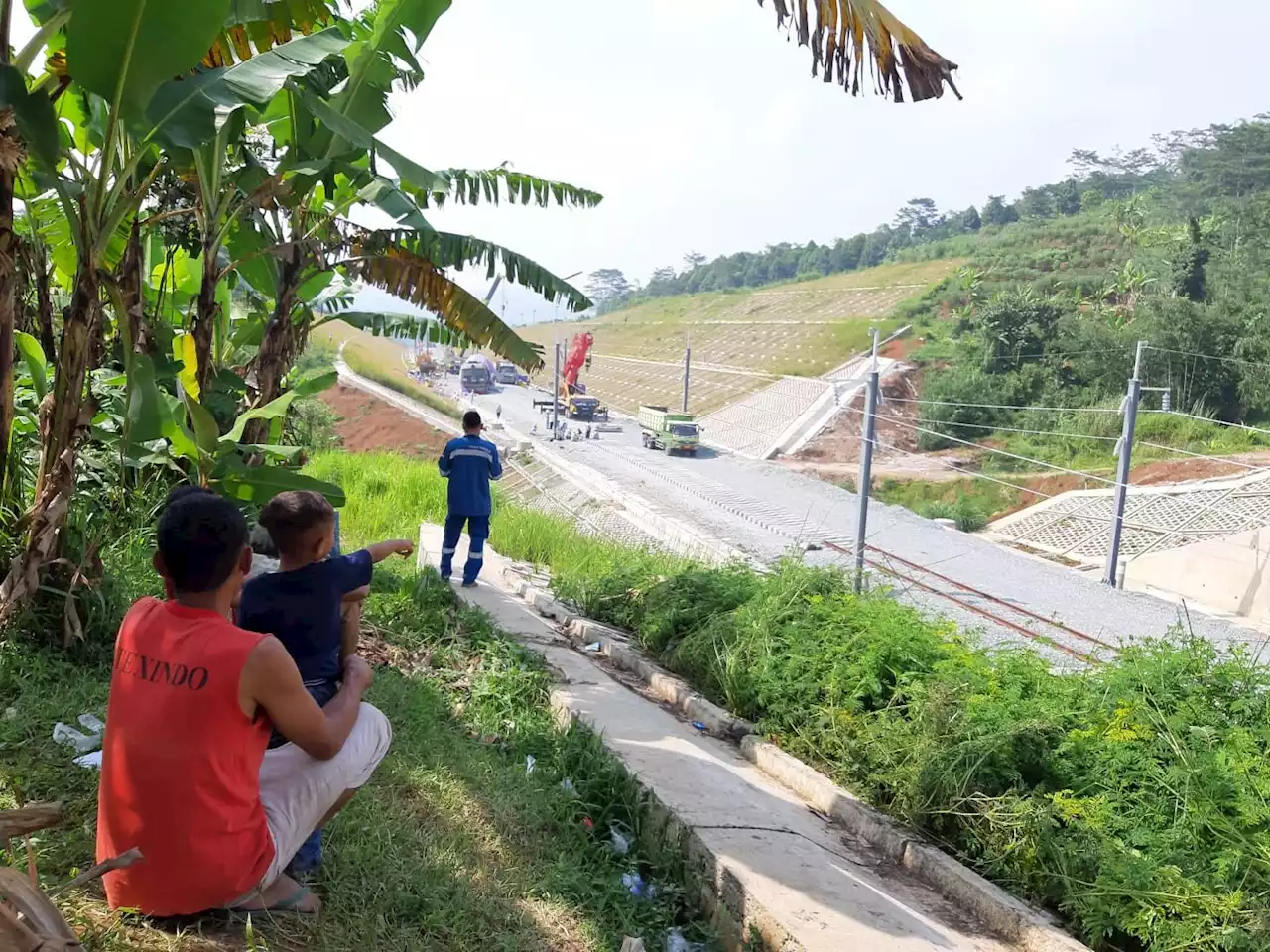 Kesaksian Warga Soal Kecelakaan Kereta Teknis di Jalur KCJB