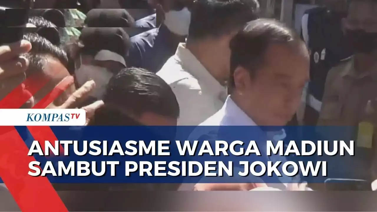 Kunjungi Madiun, Warga Krubungi Presiden Jokowi yang Bagi Kaos dan Sembako