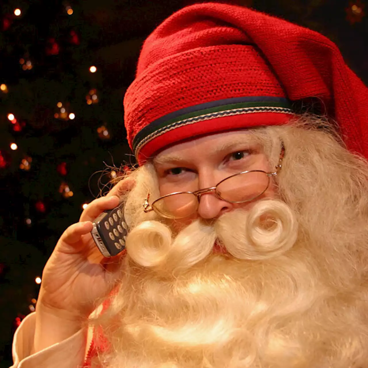 Your family can call Santa's personal phone with today's App of The Day! - KRLD News