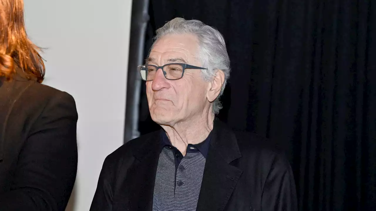 Une cambrioleuse arrêtée sous le sapin de Noël de Robert De Niro