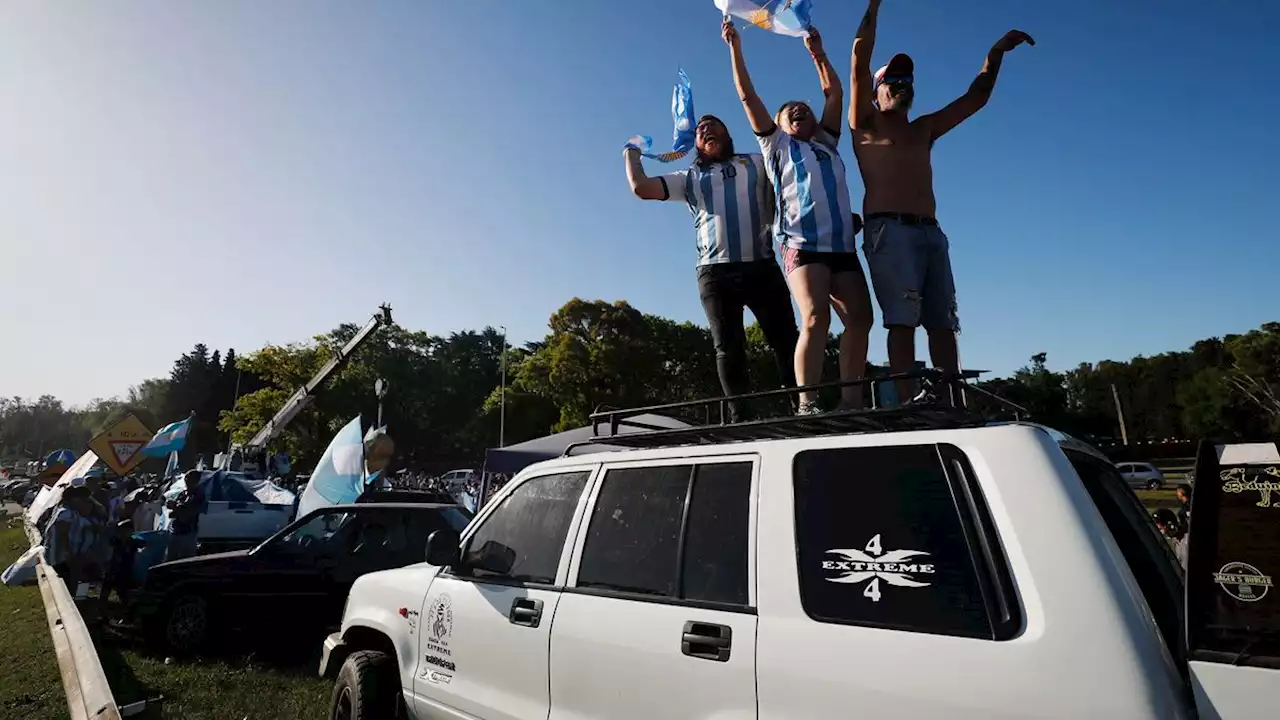 Cómo funcionan los servicios durante el feriado nacional por Argentina campeón