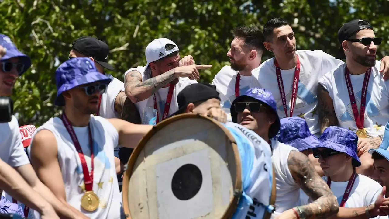 'Vi a Messi' y 'General Paz', las principales tendencias durante la caravana de La Scaloneta