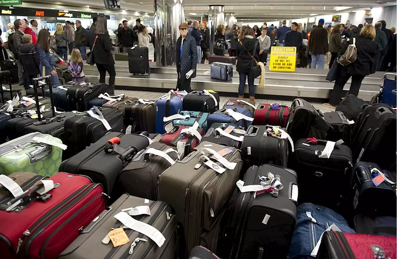 Holiday Travel Nightmare: Airlines Issue Alerts Across US; 60 MPH Winds Eye NYC