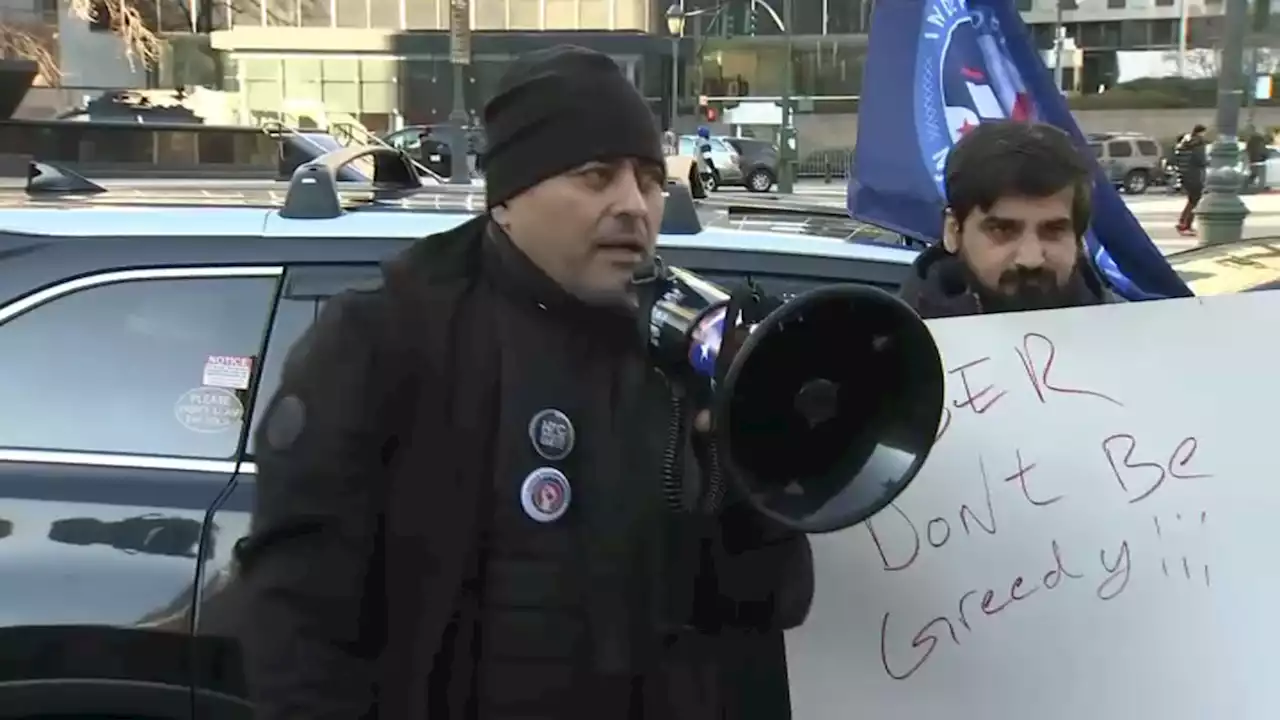 Uber Drivers Shut Down Brooklyn Bridge, Protest Effort to Stop Fair Hike