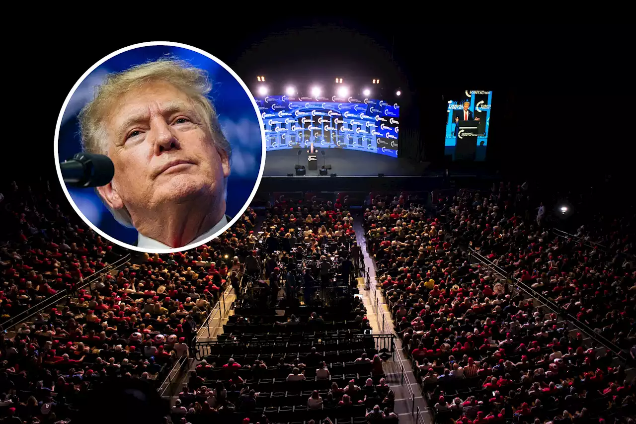 A massive Republican gathering is latest warning sign for Trump