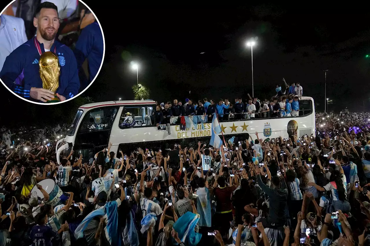 Huge crowds welcome Argentina team after World Cup victory