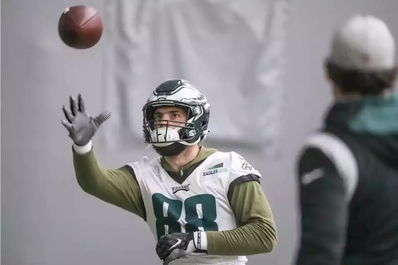 Eagles activate Dallas Goedert to the roster, clearing the way for him to play vs. the Cowboys