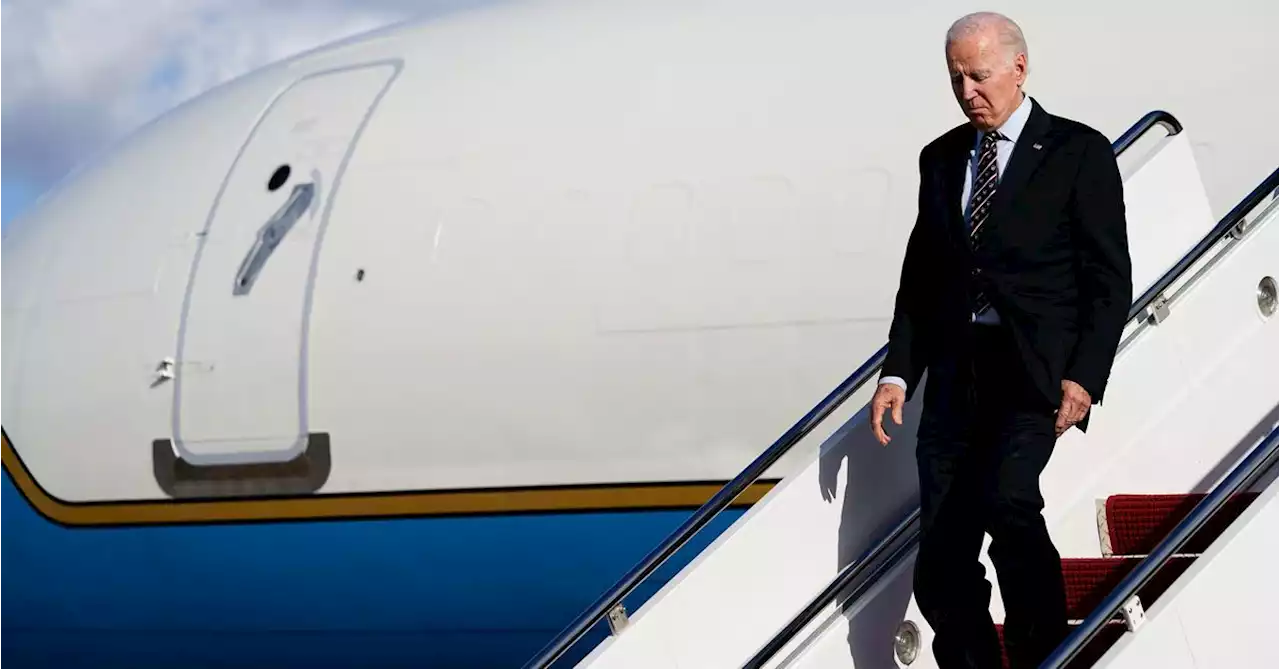 Biden meets Ecuador's president as immigration crisis grows