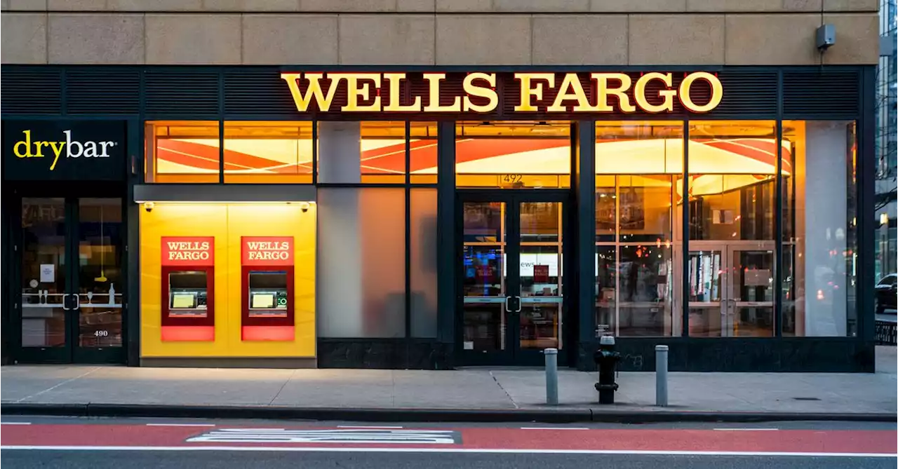 U.S. CFPB orders Wells Fargo to pay $3.7 bln for mismanagement